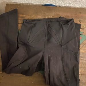 Lululemon leggings • 🌸